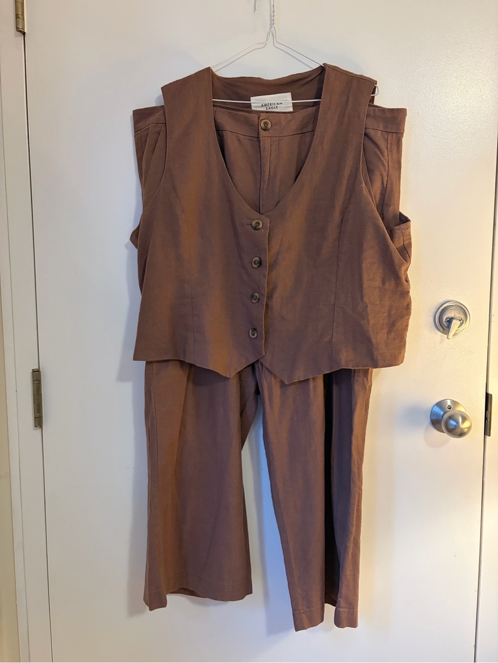 American Eagle Linen-Blend 2-piece set: Vest & Stovepipe crop trouser